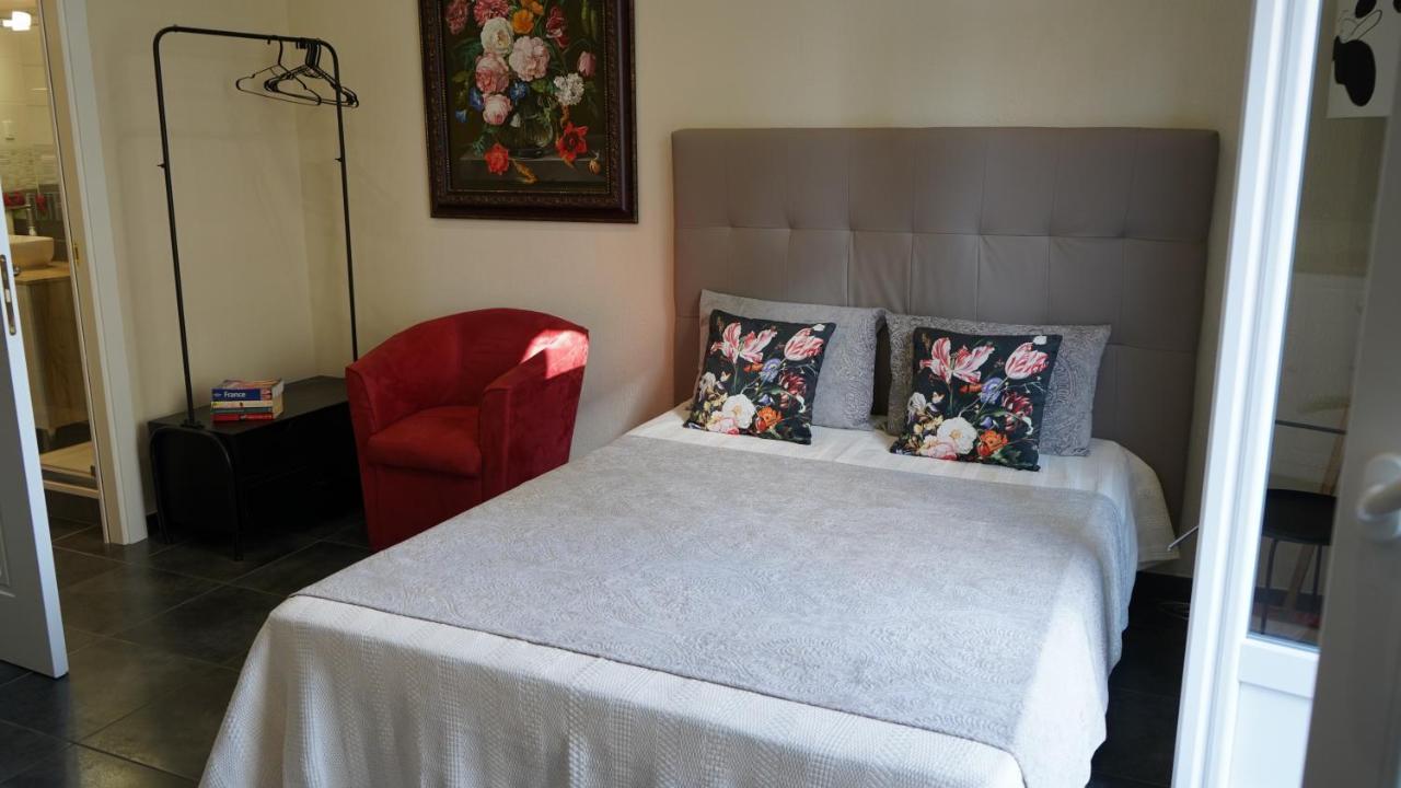 Cozy Studio With A Sea View Νίκαια Εξωτερικό φωτογραφία